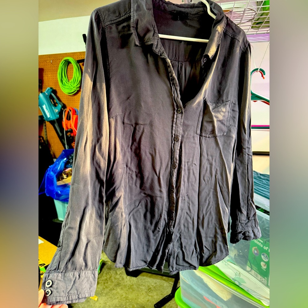 Torrid charcoal gray button-up Lizzie top, size 1
